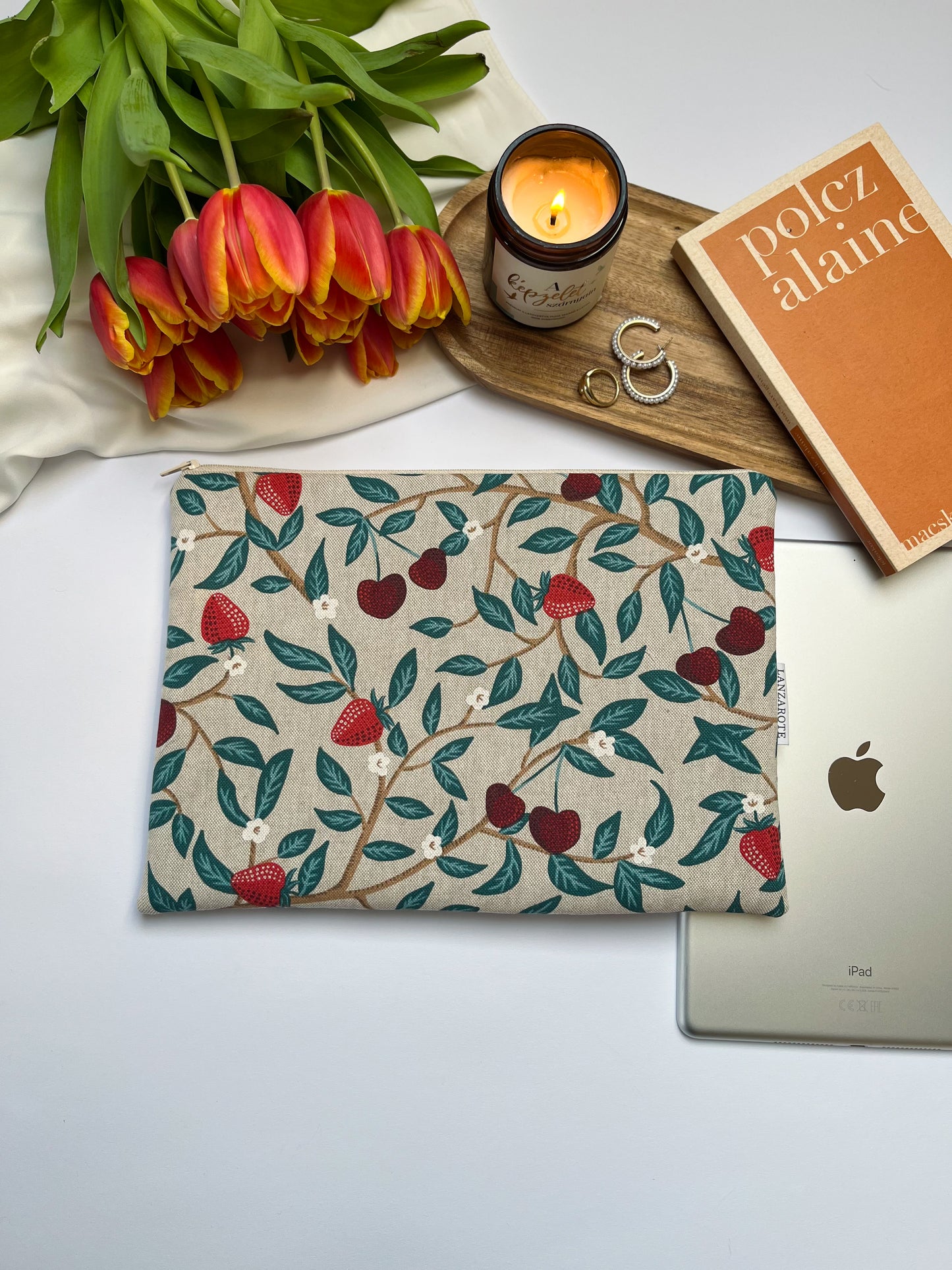 Berries & Cherries laptop tok