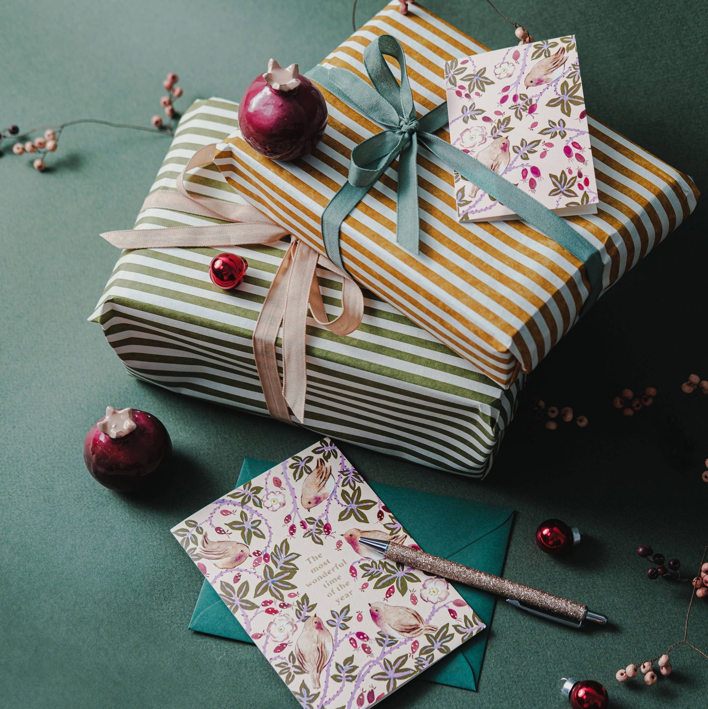 Robins & Rosehip képeslap