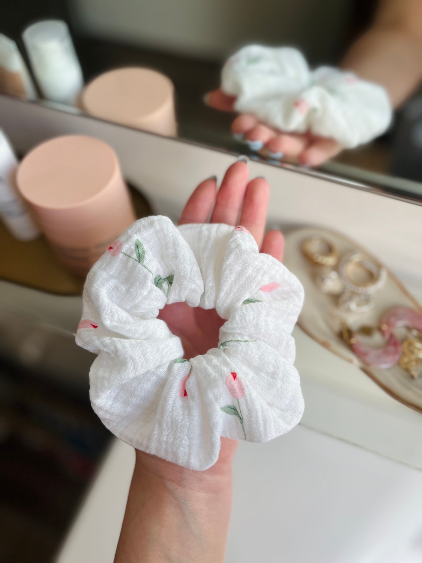 Tulips scrunchie