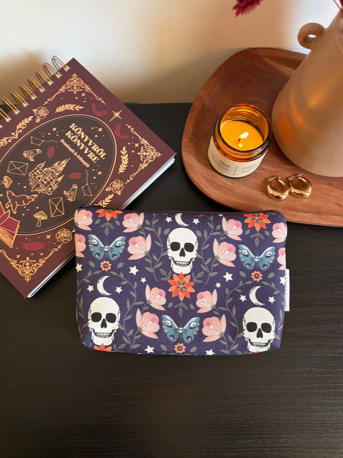 Skulls & Flowers neszeszer • M