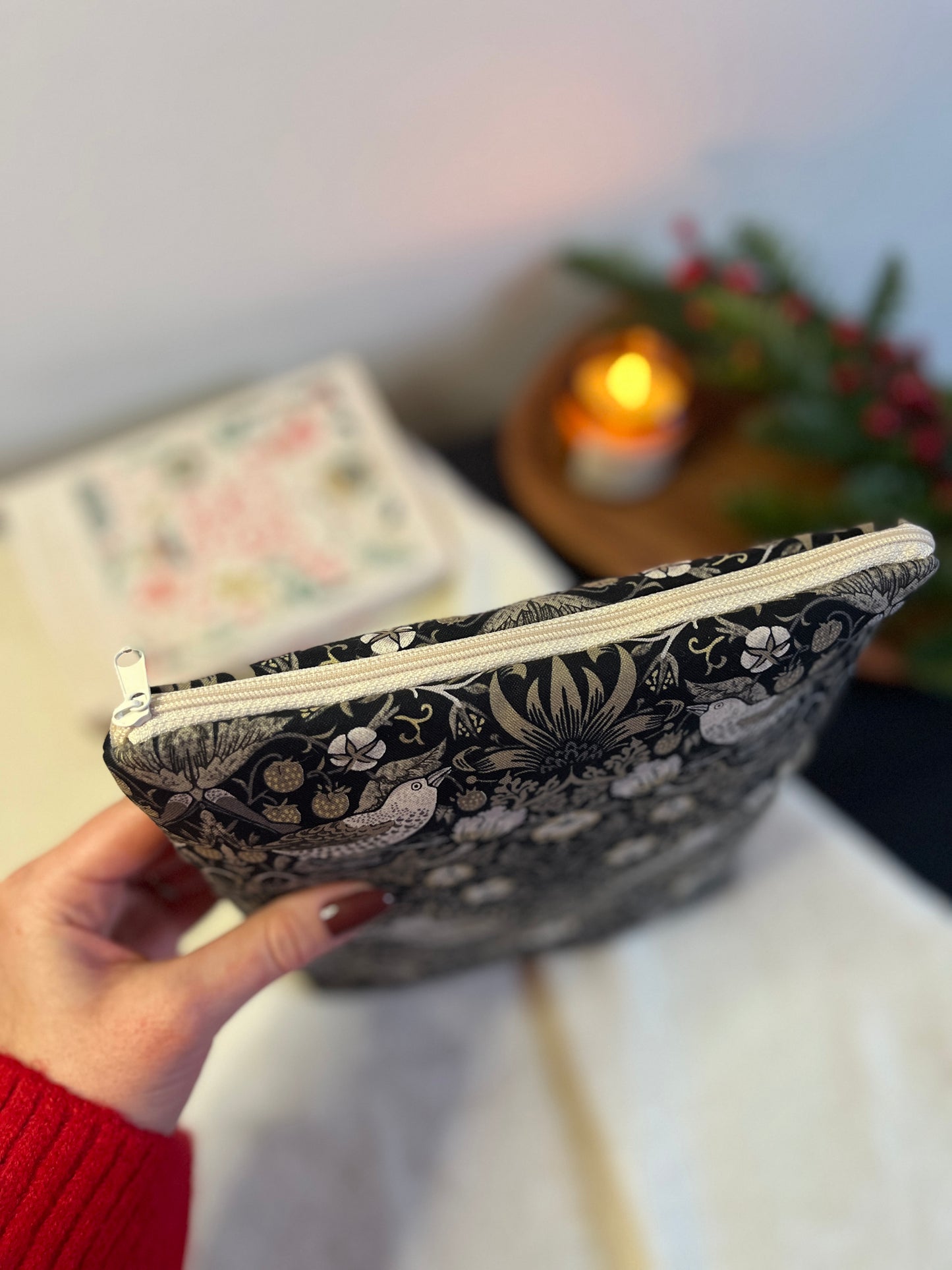 Strawberry Thief könyvtok