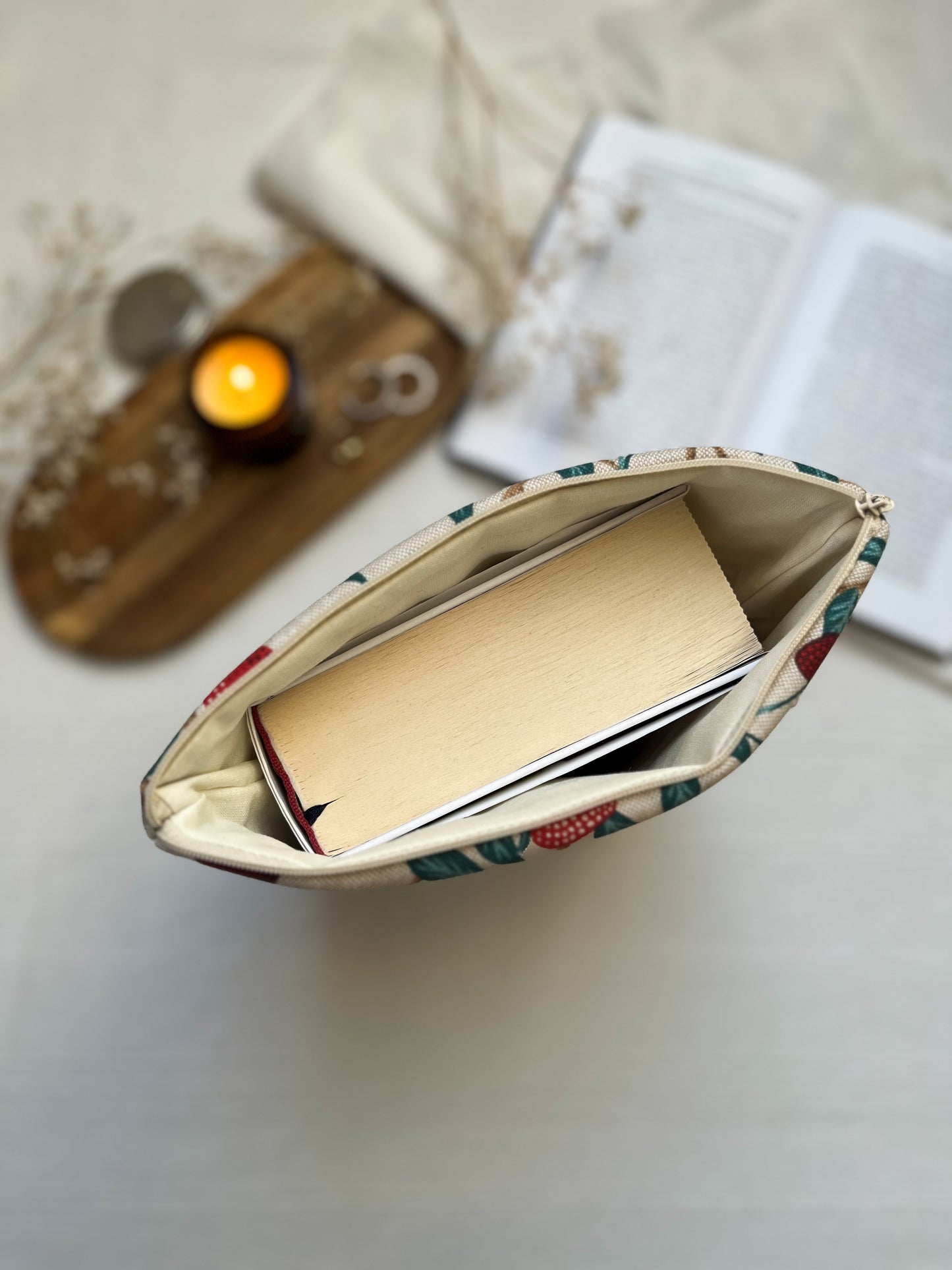 Berries & Cherries XL könyvtok