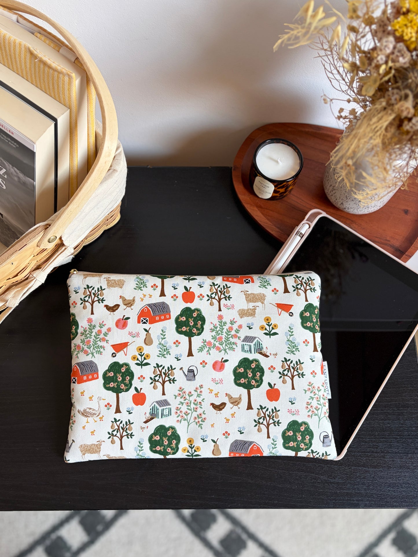 Cozy Cottage iPad tok