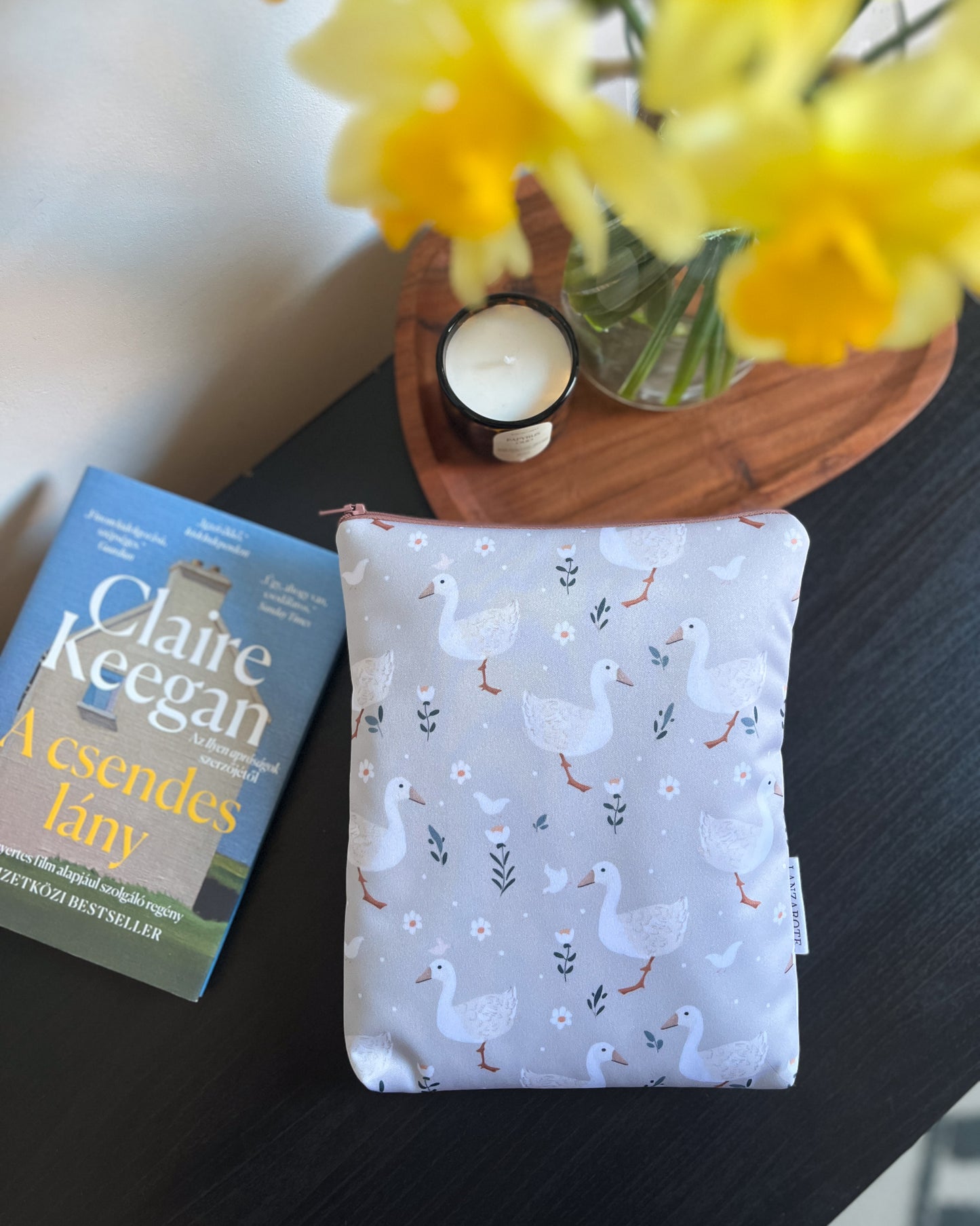 Grey Goose vízhatlan cipzáros könyvtok