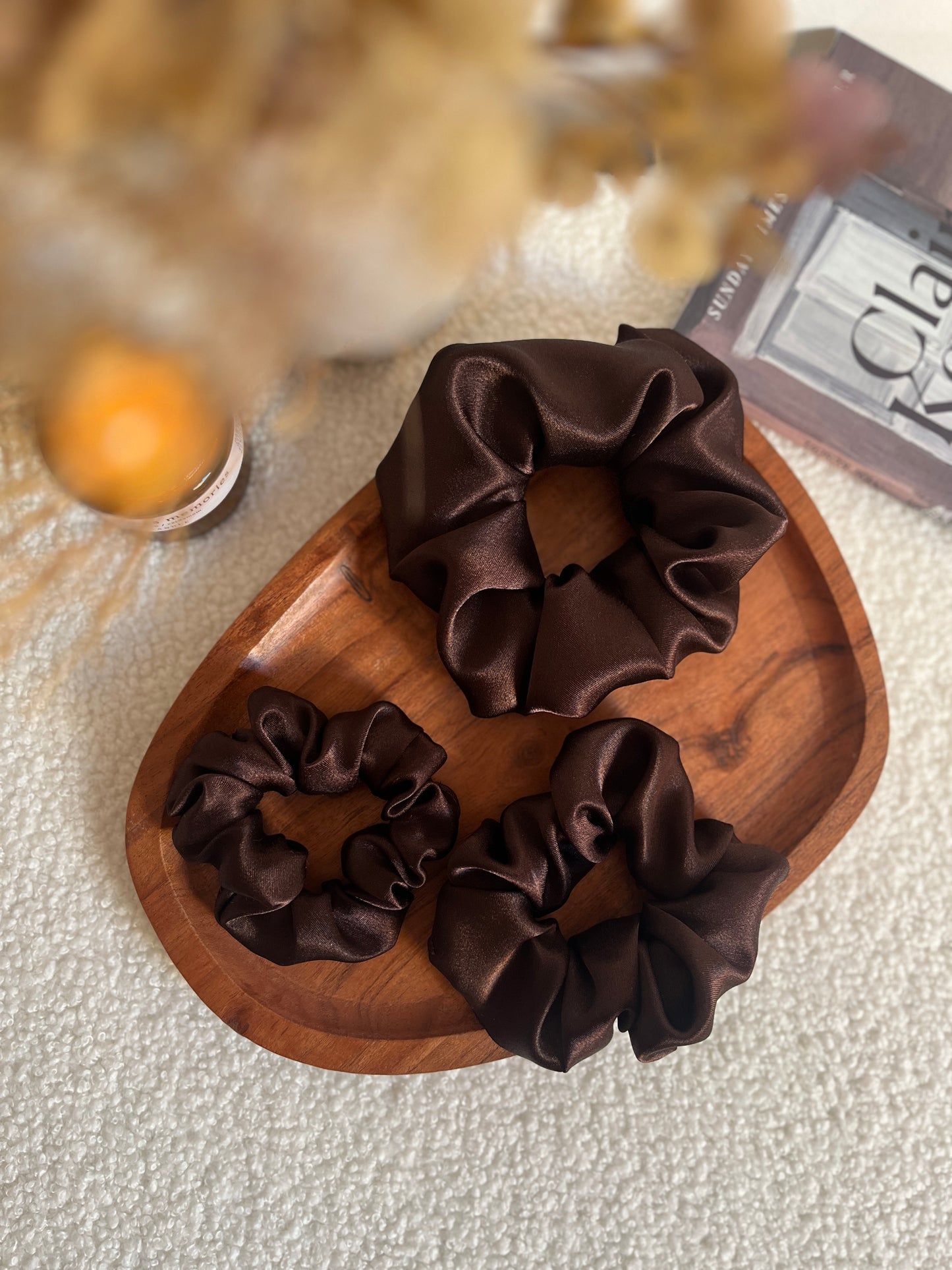 Dark Chocolate szatén scrunchie