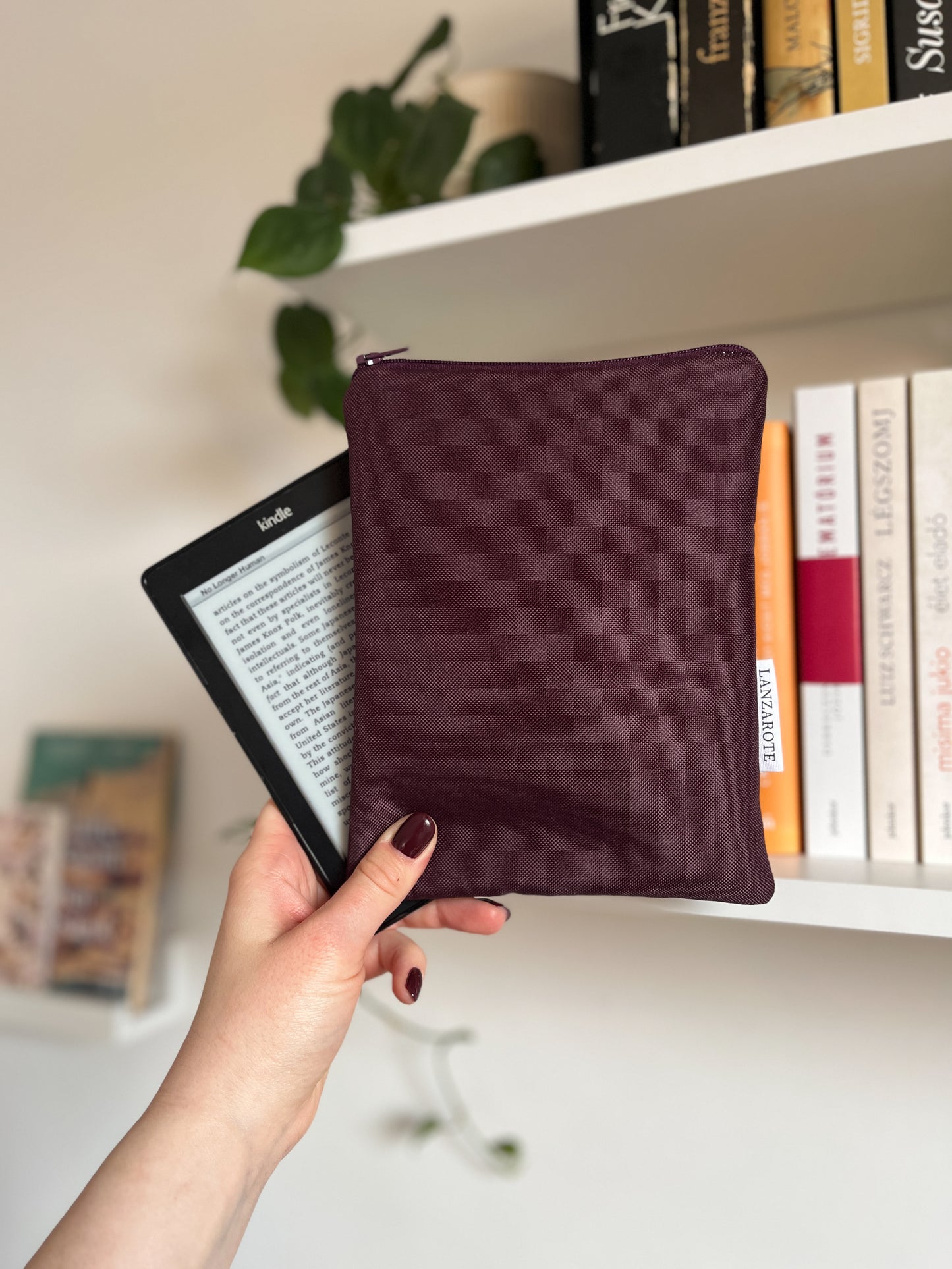 Vízhatlan kindle tok • Dark Berry