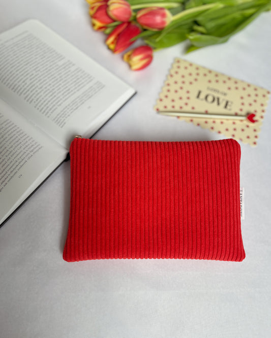 Céline • Red M-es neszeszer