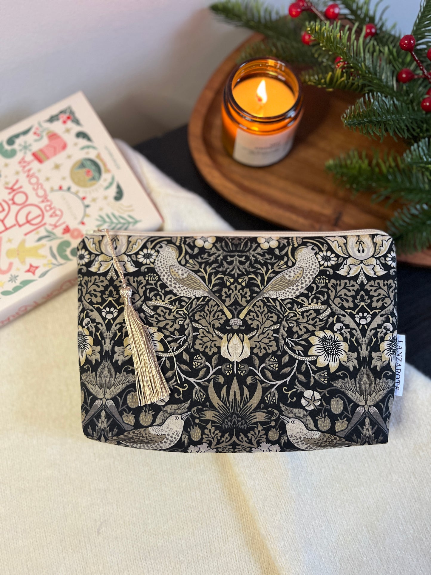 Strawberry Thief neszeszer • M