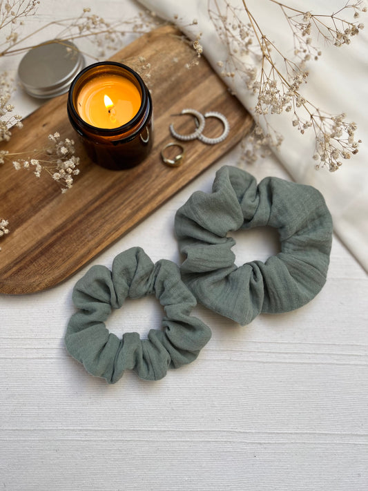 Sage duplagéz scrunchie