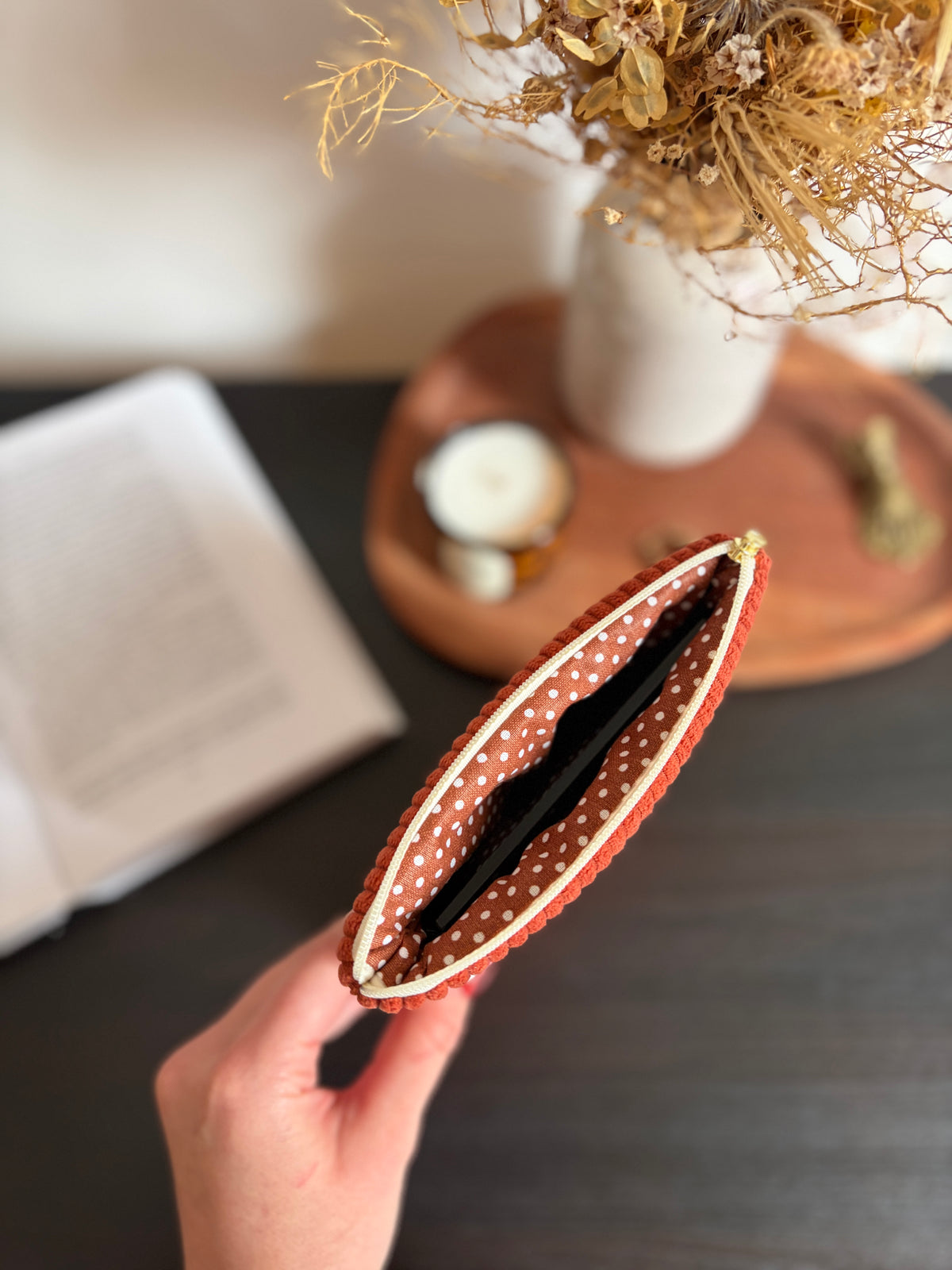 Céline • Terracotta kindle tok
