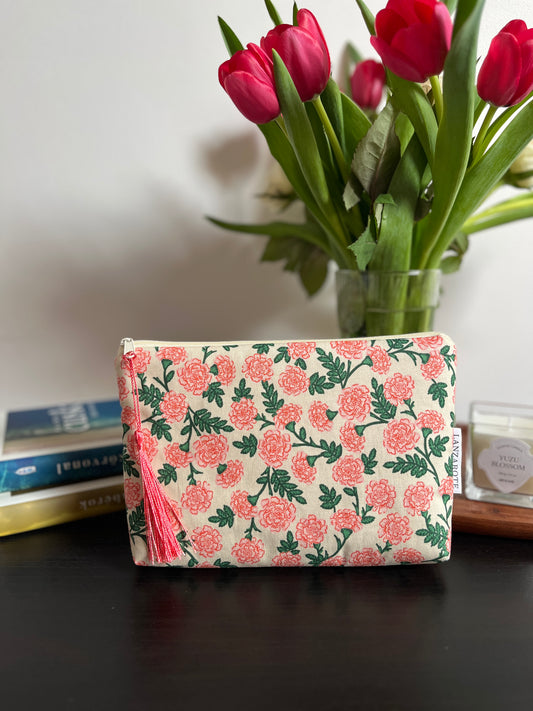 Cressida neszeszer • M