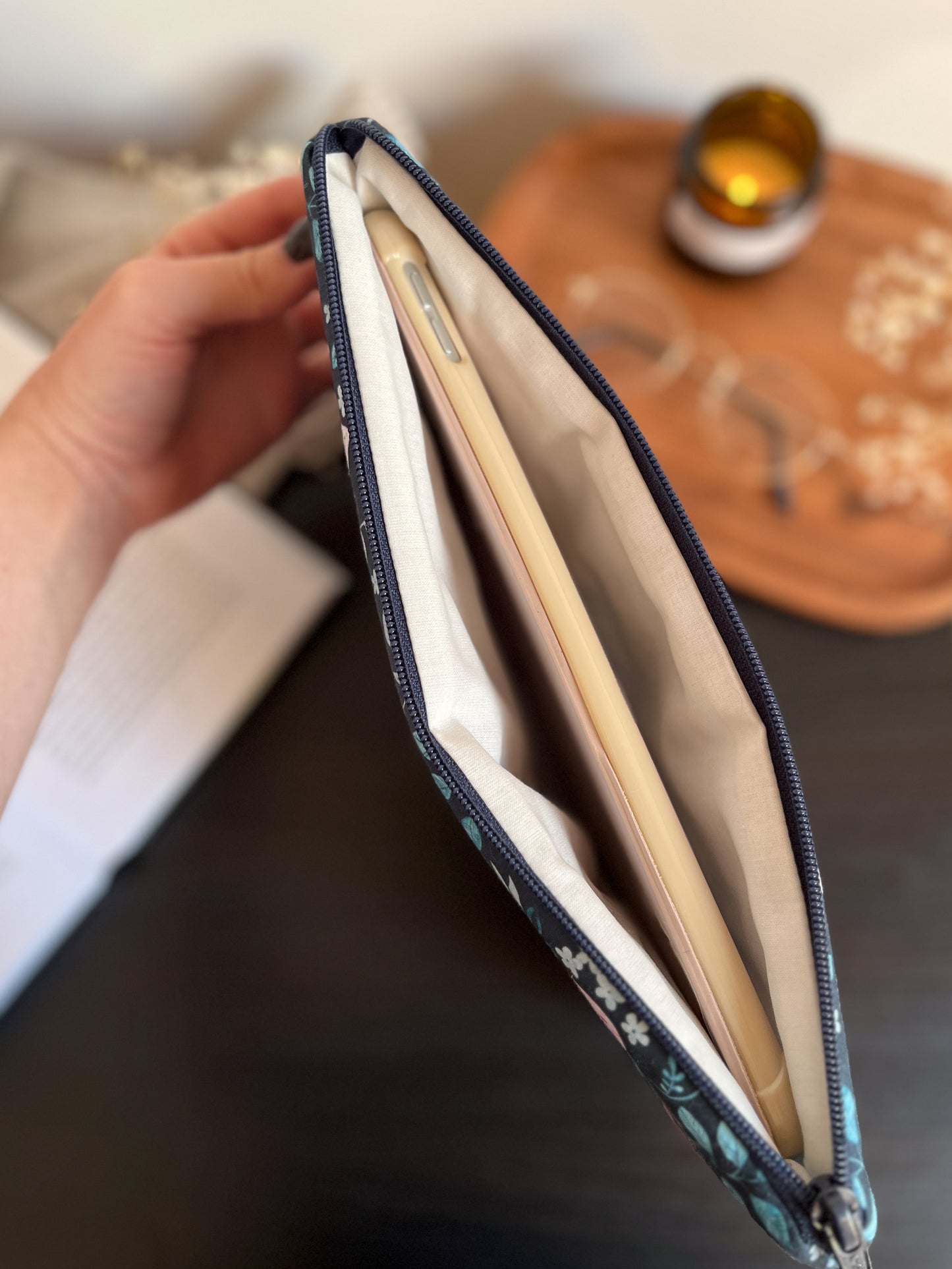 Éjjeli lepkék iPad tok