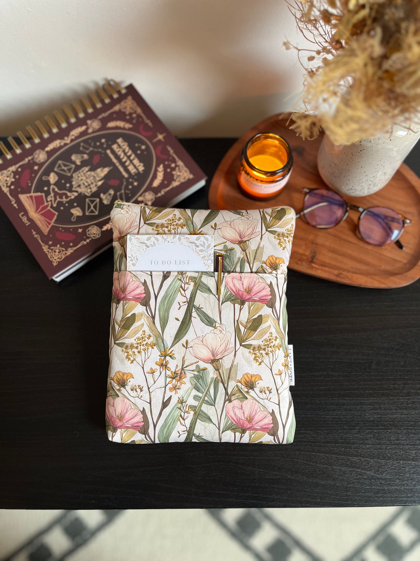 Madeline zsebes könyvtok