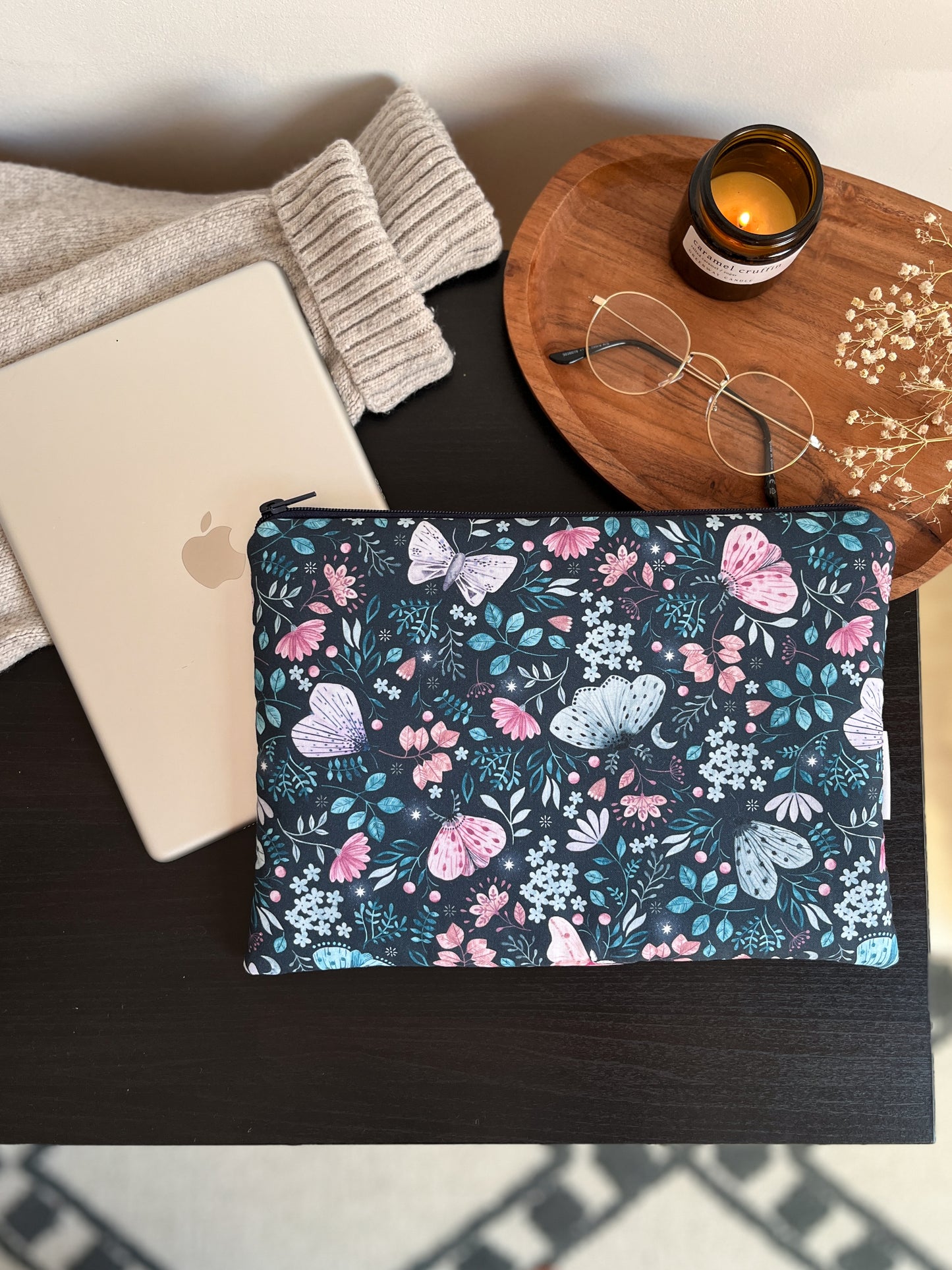 Éjjeli lepkék iPad tok