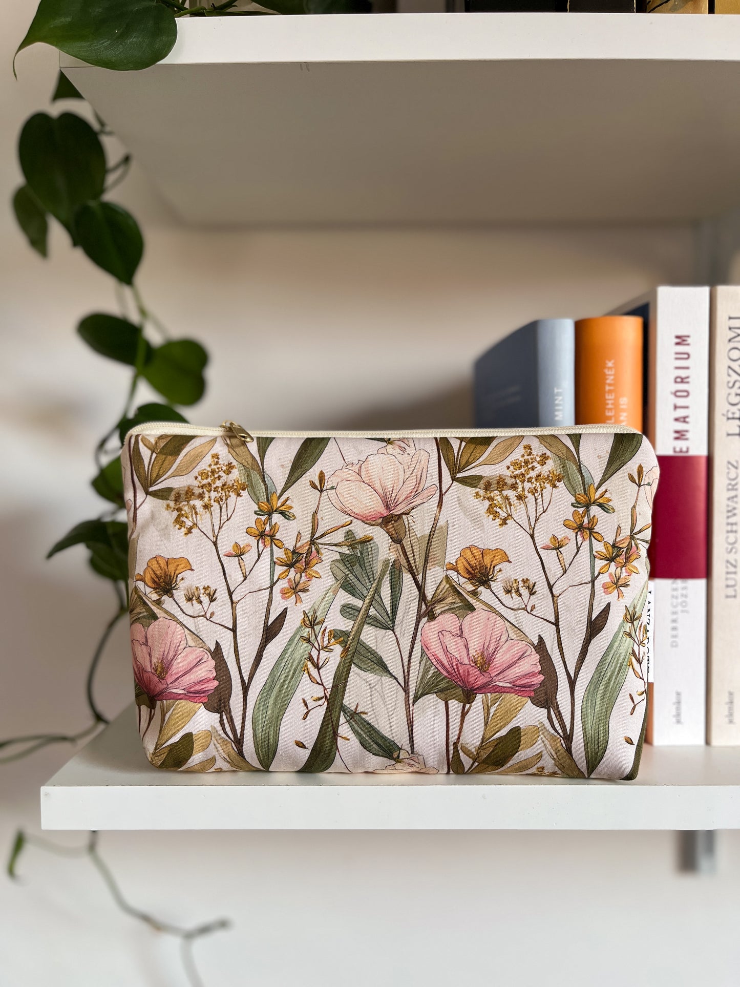 Madeline neszeszer • M