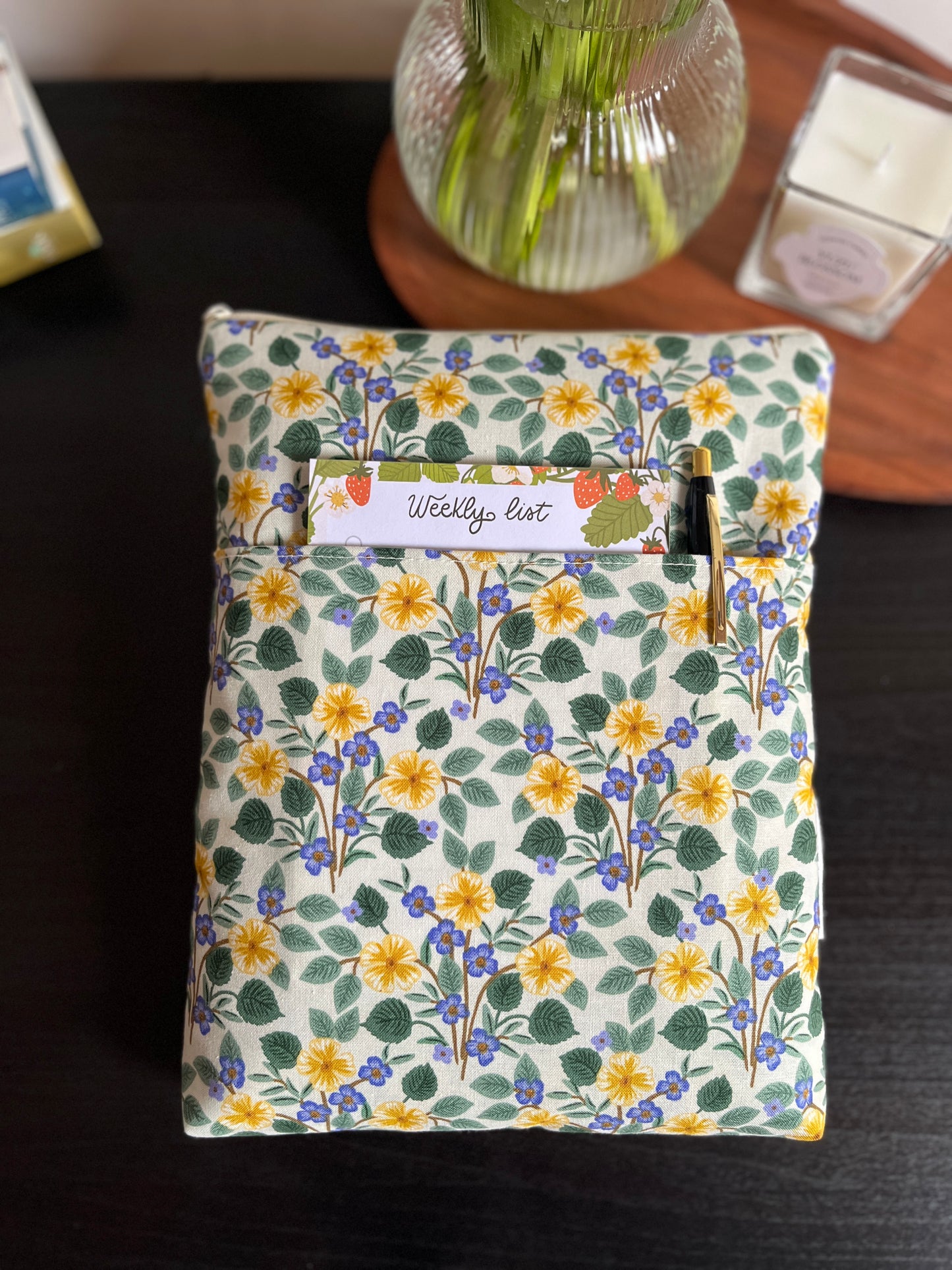 Eloise zsebes könyvtok