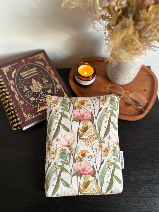 Madeline cipzáros könyvtok