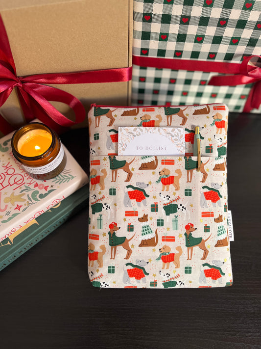 Merry Pawmas zsebes könyvtok