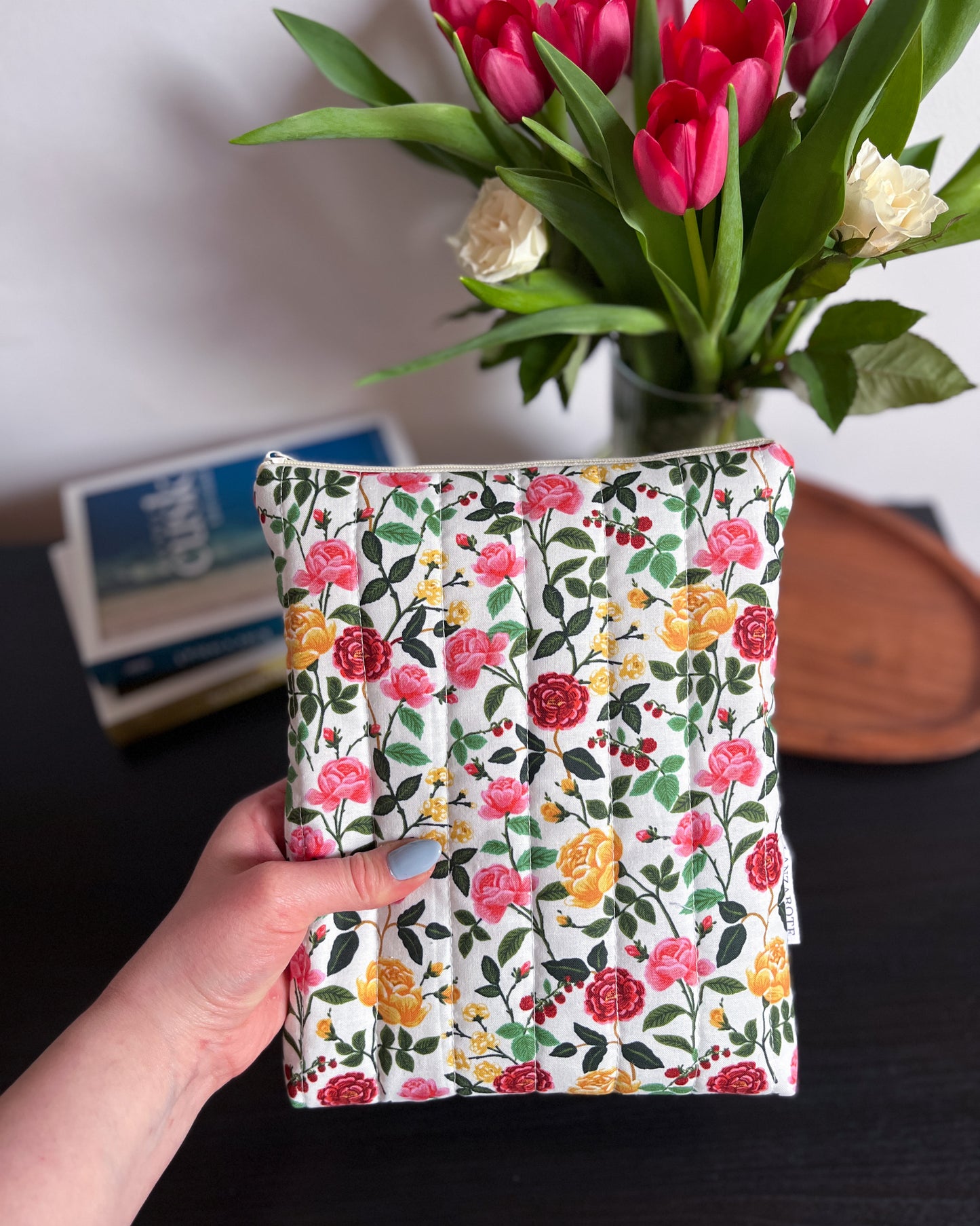 Rose Garden cipzáros könyvtok