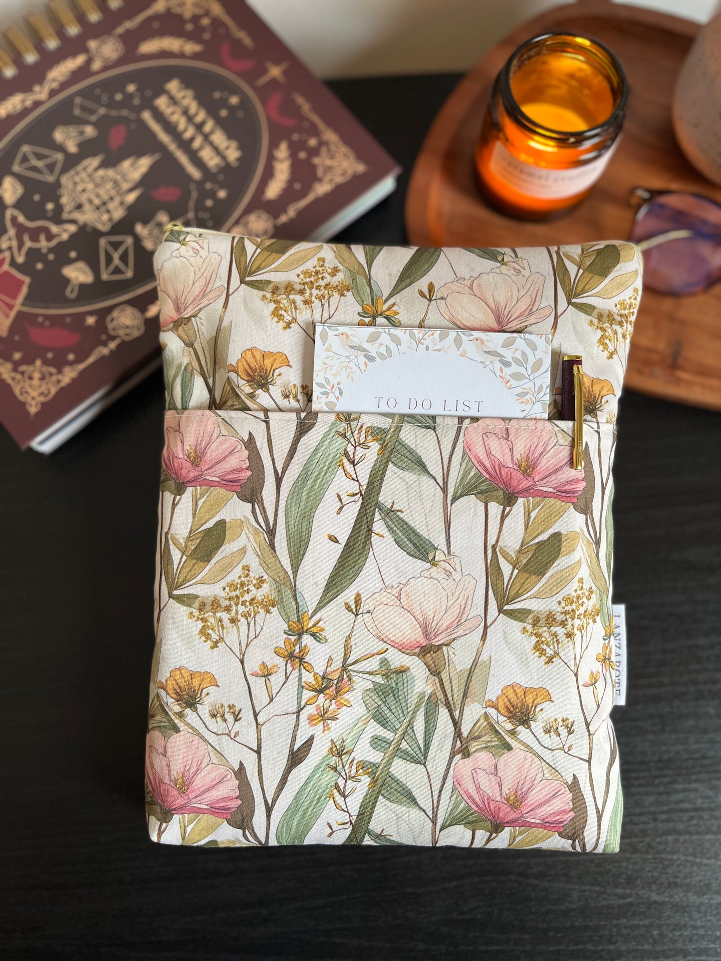 Madeline zsebes könyvtok