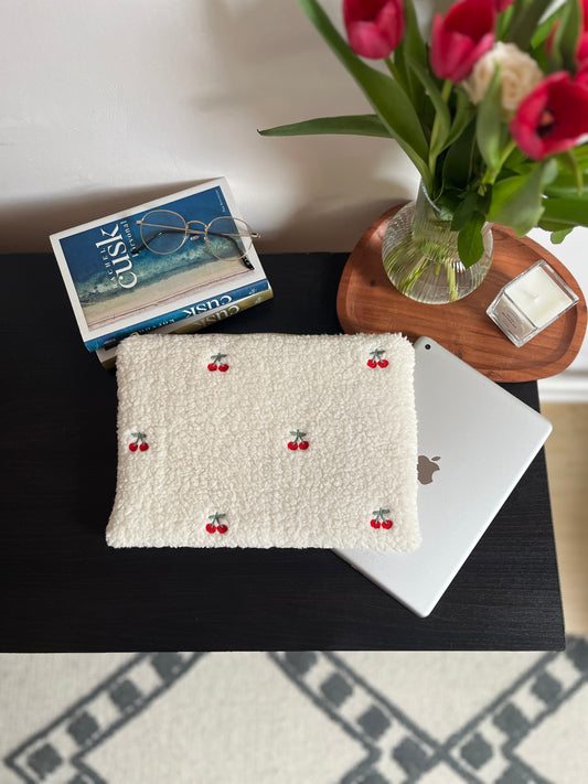 Teddy • Cherry iPad tok