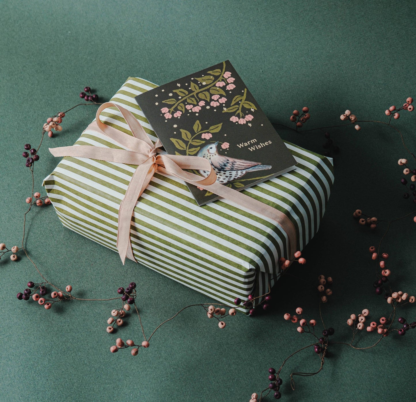 Singing Thrush & Wild Pear képeslap