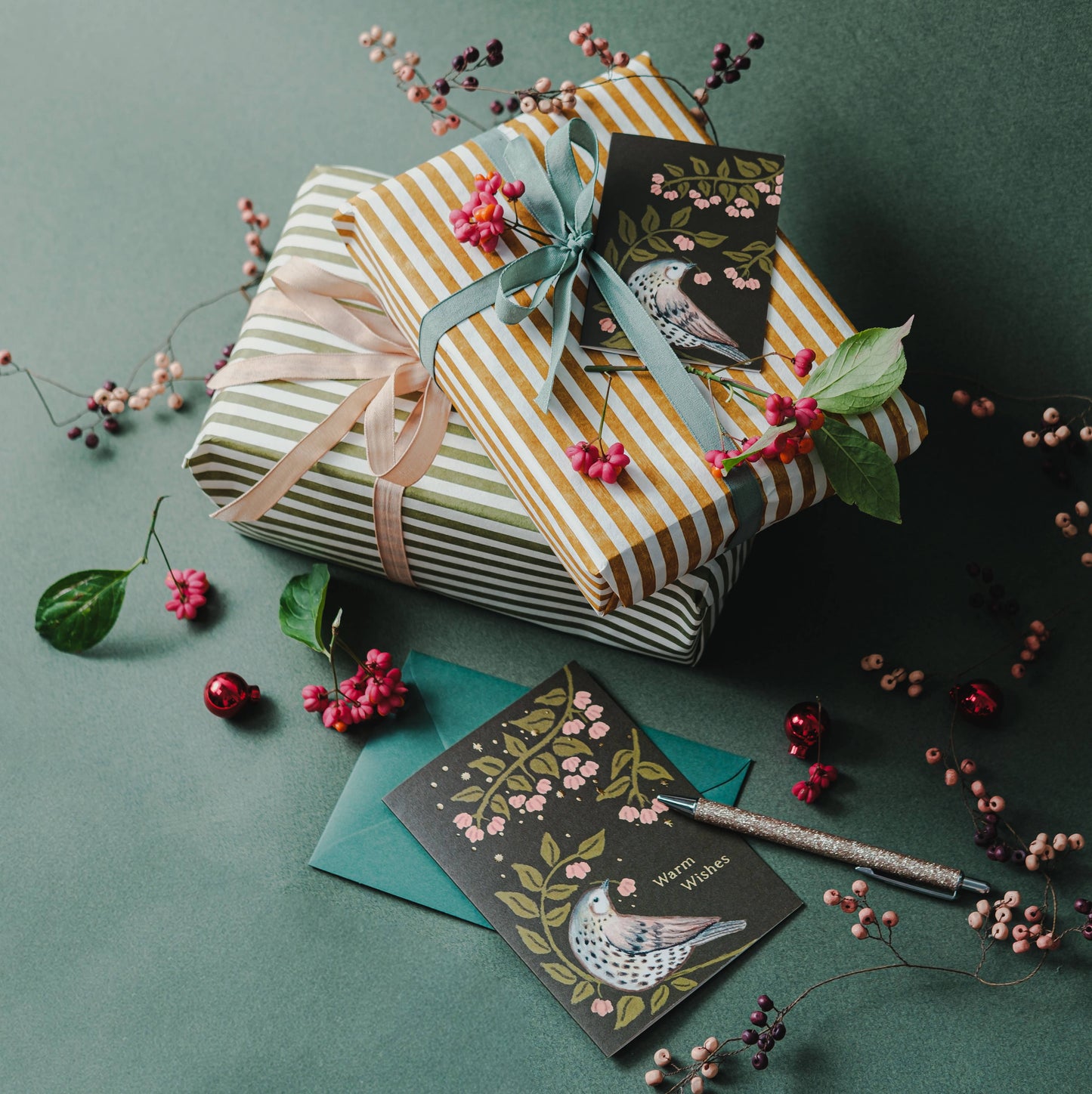 Singing Thrush & Wild Pear képeslap